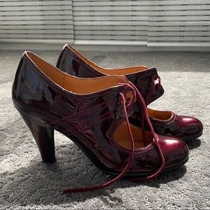 Gorgeous Softt burgundy patent Mary Jane pumps